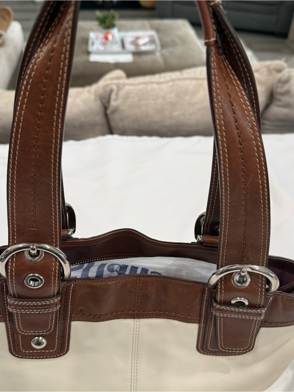 Coach Soho Ivory & Brown.Pleated Leather Shoulder Bag. Scuffs Look at PHOTOS - Picture 11 of 13